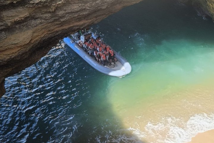 Boat trip to the caves of Benagil