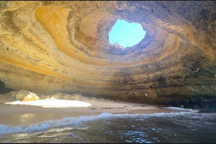 Boat trip to the caves of Benagil