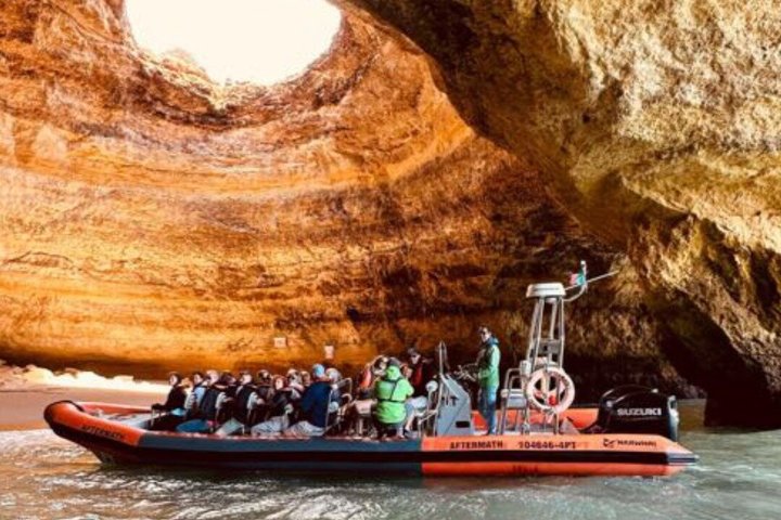 Boat trip to the caves of Benagil