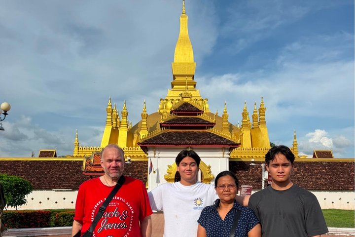 Vientiane: 100% Private & Personalized City Tour with Car & Guide