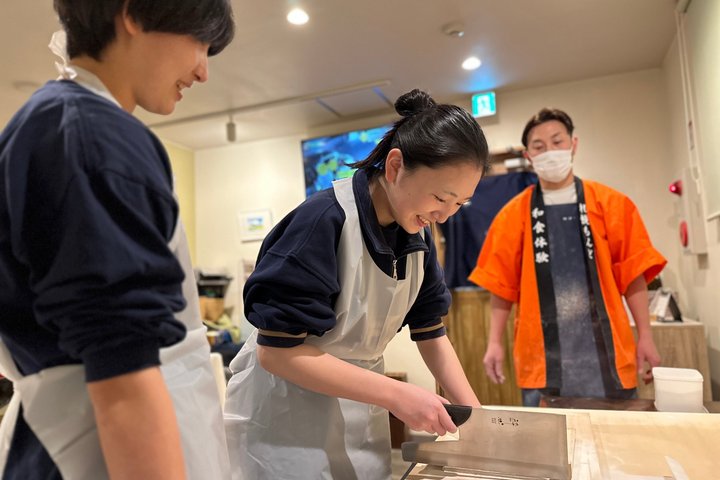 Mondo's most popular No.1!Private experienceThe king of buckwheat noodles making and Japanese food in Sapporo!A plan to enjoy tempura!