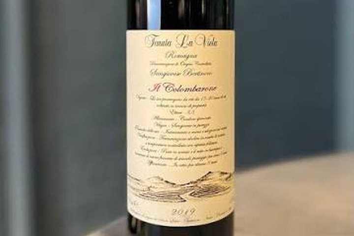 Discover Italian Wines at Tenuta La Viola with 6 Wine Tastings