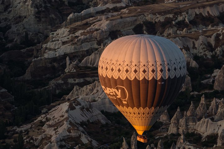 Cappadocia Sunrise Hot Air Balloon Flight / Discovery Balloons