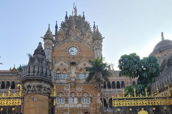 Private Mumbai at Dawn Tour by Car
