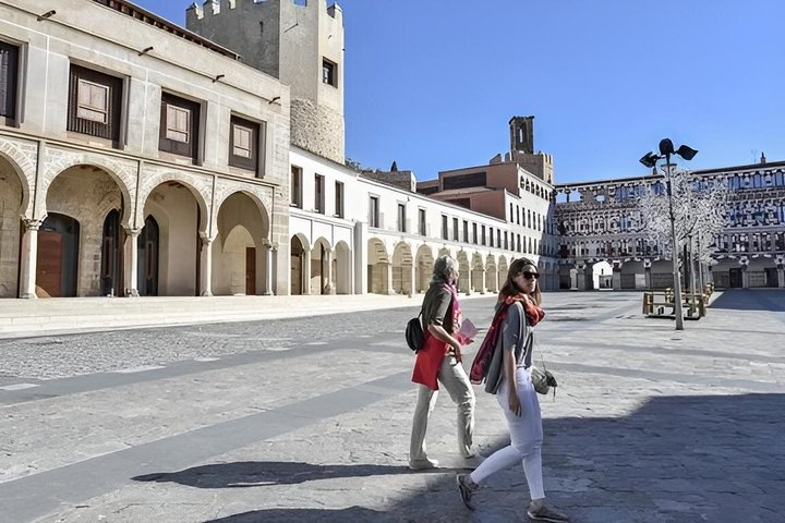 Private Tour: Evora, Elvas and Badajoz (Spain) day trip from Lisbon