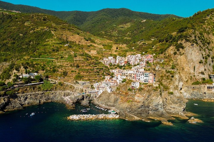 Sunset Boat Tour and Cinque Terre Aperitif from Monterosso