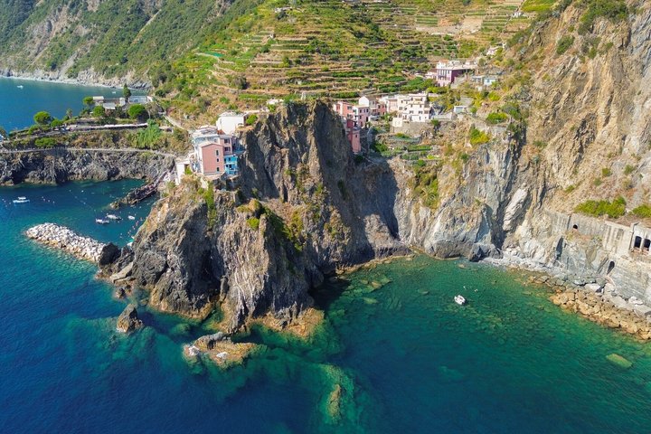 Sunset Boat Tour and Cinque Terre Aperitif from Monterosso