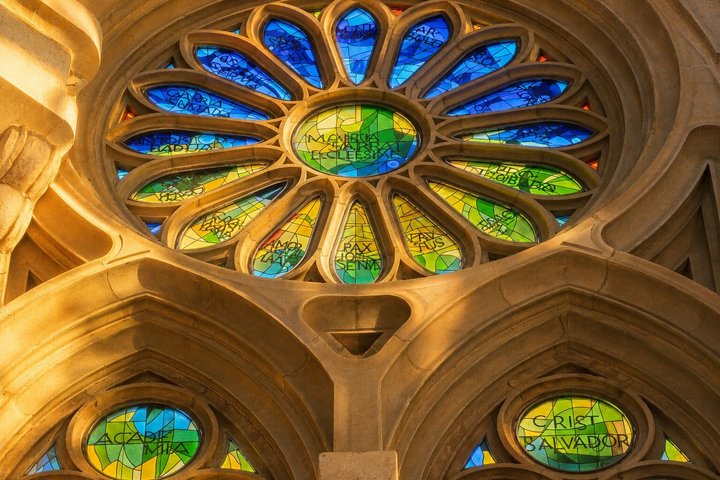 Barcelona: Sagrada Familia Skip-the-Line Guided Tour and Tickets