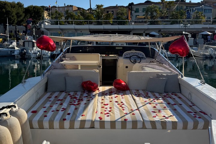 Private Luxury Boat Tour on an Exclusive Day-Cruiser Nice/Monaco