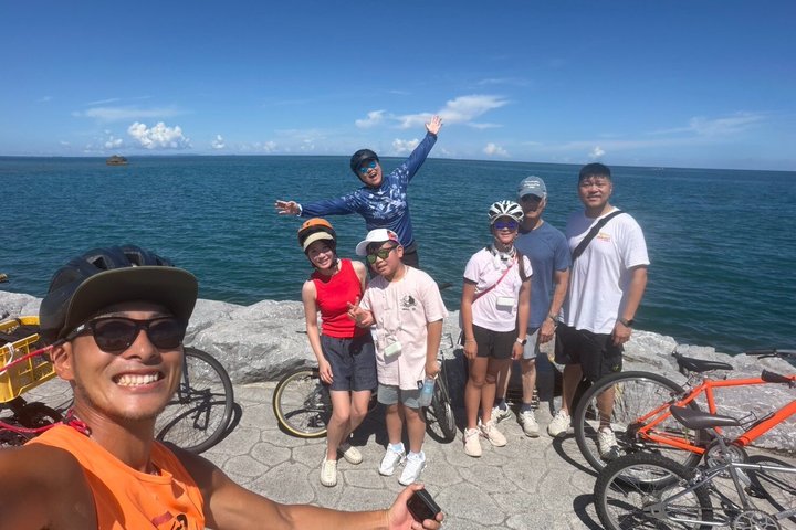 Okinawa Seaside Cycling Bike Tour in Chatan Pick-up available