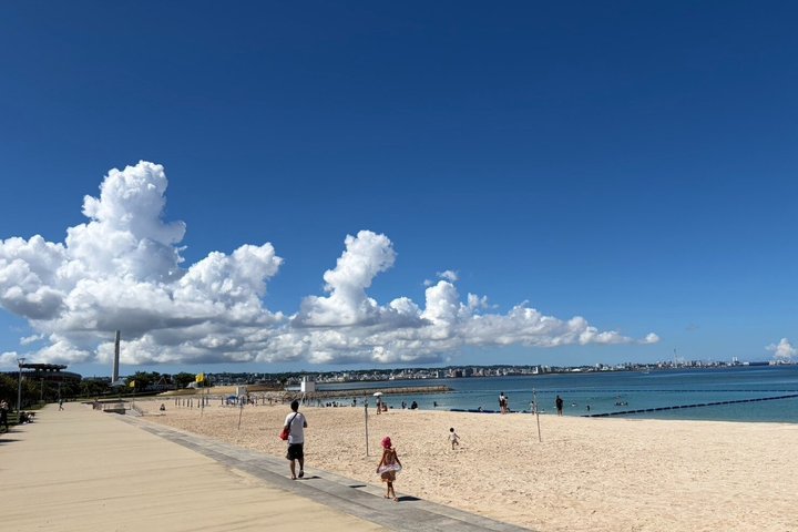Okinawa Seaside Cycling Bike Tour in Chatan Pick-up available