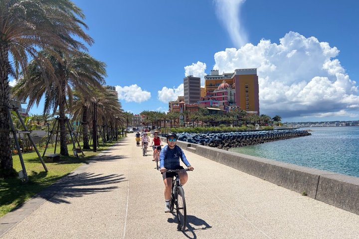 Okinawa Seaside Cycling Bike Tour in Chatan Pick-up available