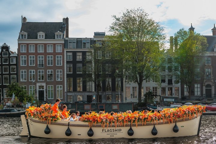 Amsterdam Luxury Canal Cruise + Unlimited Drinks & Bites option