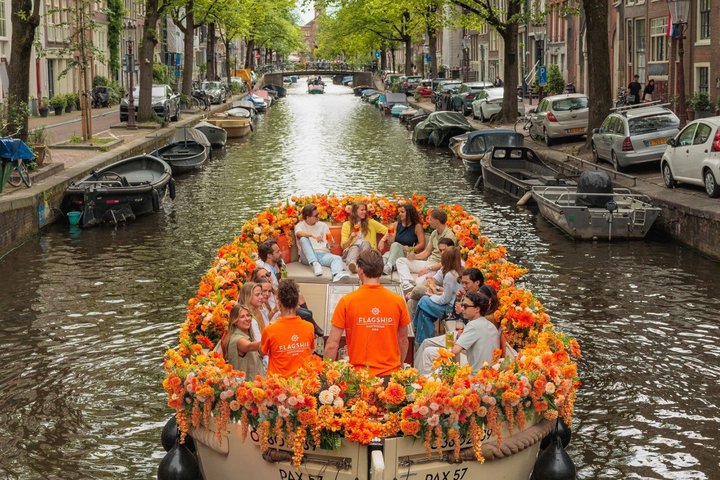 Amsterdam Luxury Canal Cruise + Unlimited Drinks & Bites option