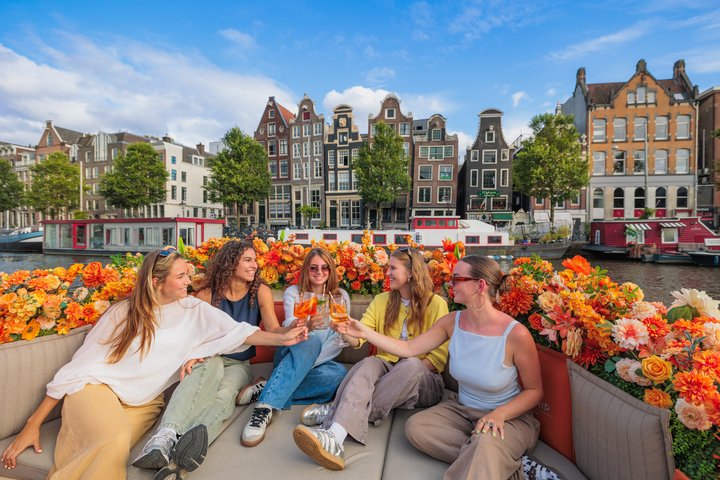Amsterdam Luxury Canal Cruise + Unlimited Drinks & Bites option