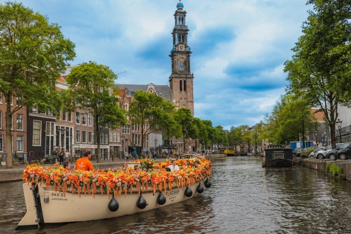 Amsterdam Luxury Canal Cruise + Unlimited Drinks & Bites option