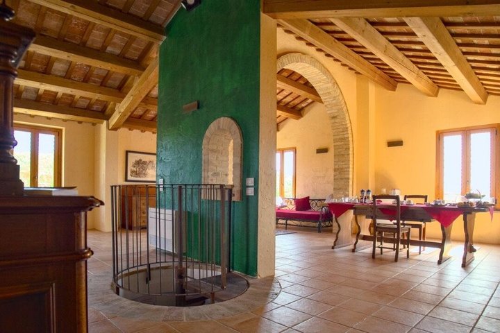 Wine & Local Flavors Tour with Tasting at Cantina D’Erasmo