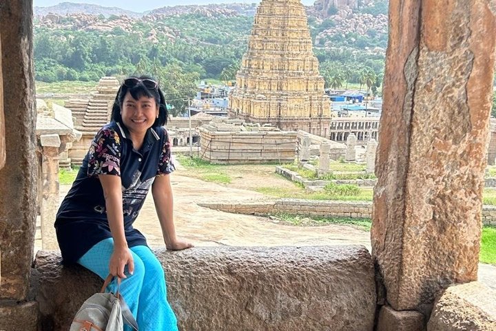 Hire a Licensed Guide for Fullday Hampi visit with own transport