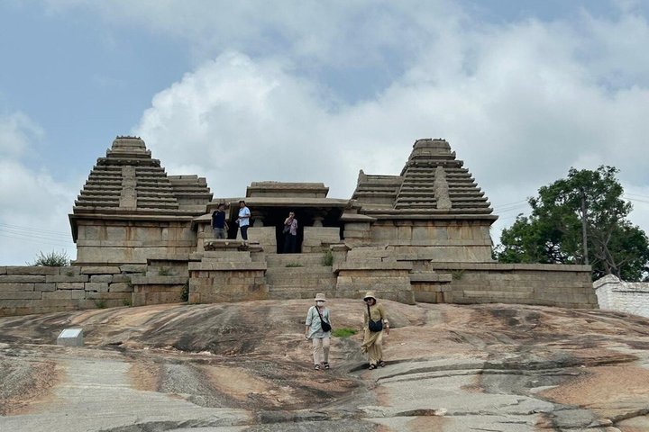 Hire a Licensed Guide for Fullday Hampi visit with own transport