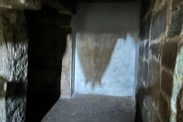 Hire a Licensed Guide for Fullday Hampi visit with own transport
