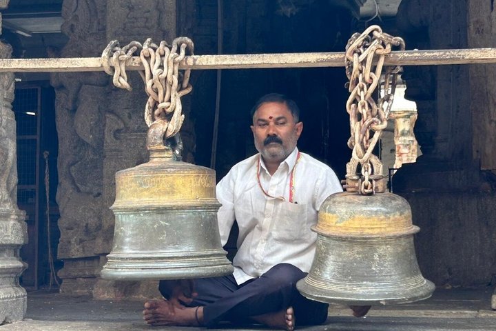 Hire a Licensed Guide for Fullday Hampi visit with own transport