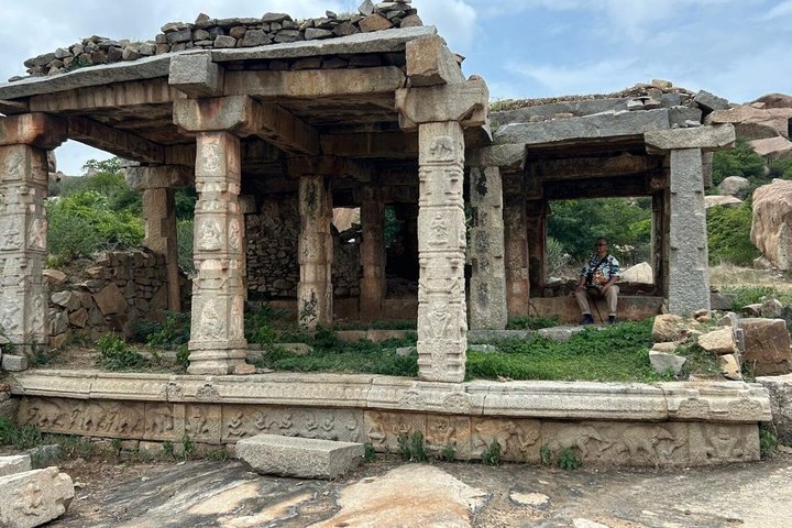 Hire a Licensed Guide for Fullday Hampi visit with own transport