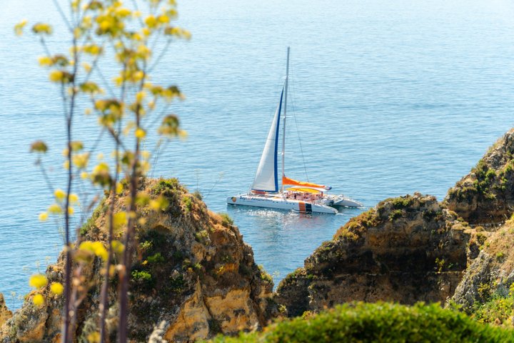Golden Coast Sailing Tour for 3.5 hours in Ponta da Piedade Lagos