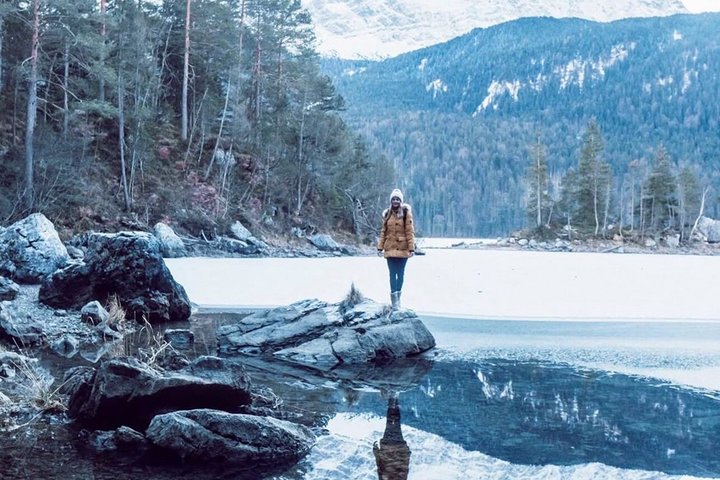 Day Trip to Zugspitze and Eibsee by minivan From Munich