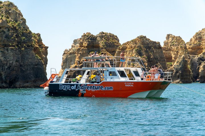 From Lagos: Kayak Tour of Ponta da Piedade Caves by Boat
