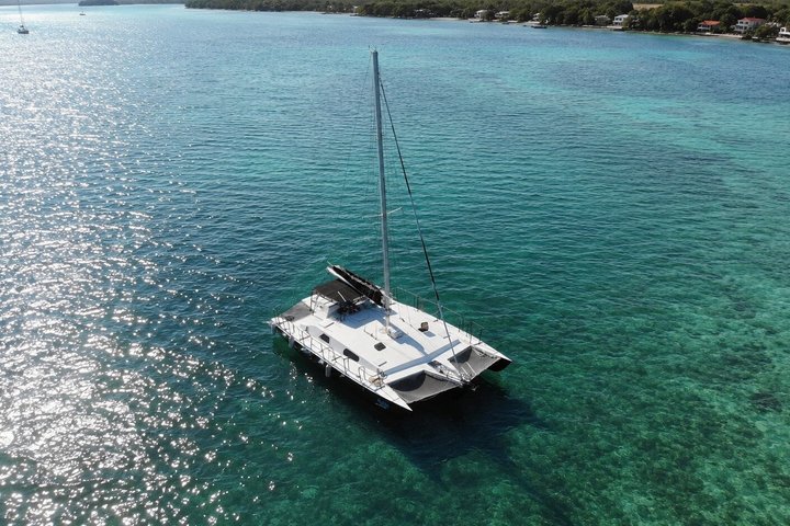 Hol Chan Catamaran Tour with Snorkel Sharks and Caye Caulker