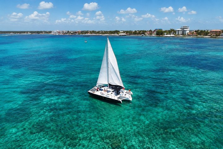 Hol Chan Catamaran Tour with Snorkel Sharks and Caye Caulker
