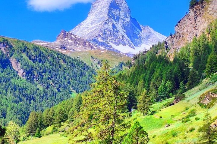 Geneva: Day trip To Zermatt & Iconic Matterhorn with Skyglass bus