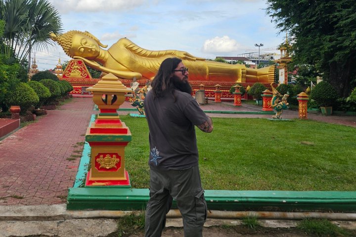 Vientiane: 100% Private & Personalized City Tour with Car & Guide