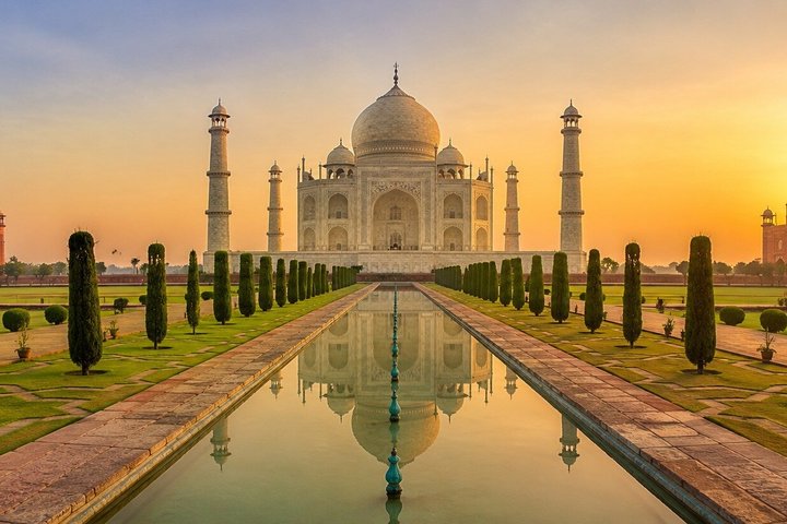 Private 3-Day Taj Mahal Shore Excursion with Flights & Hotels