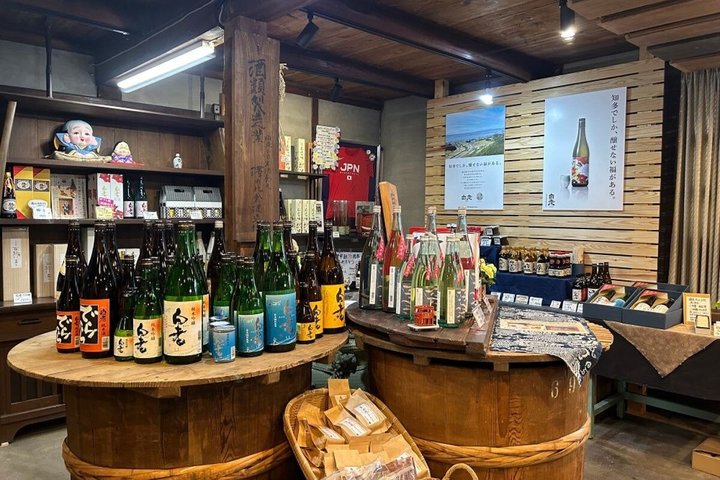 Nagoya Sake Brewery Tour & Custom Label Workshop