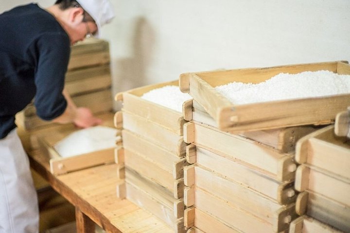 Nagoya Sake Brewery Tour & Custom Label Workshop
