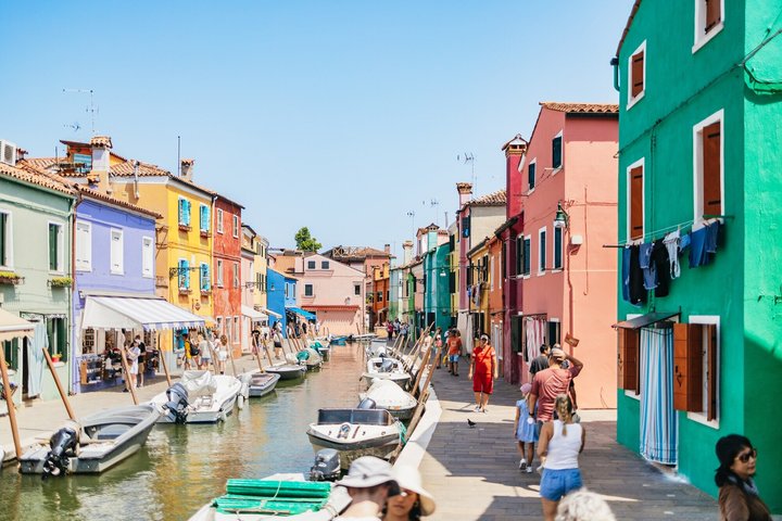 Murano & Burano Islands Guided Small-Group Tour by Private Boat