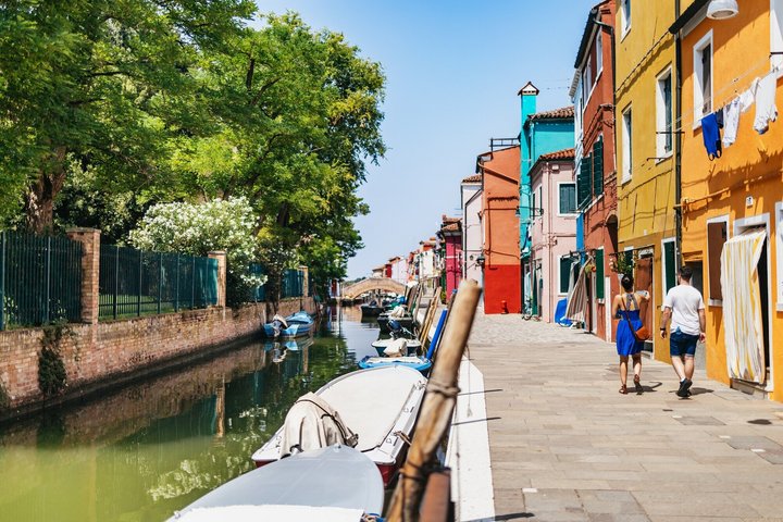 Murano & Burano Islands Guided Small-Group Tour by Private Boat
