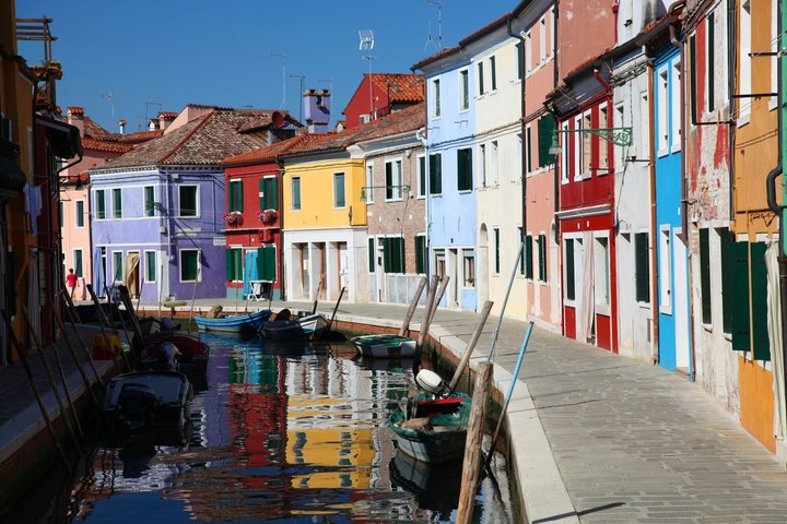 Murano & Burano Islands Guided Small-Group Tour by Private Boat