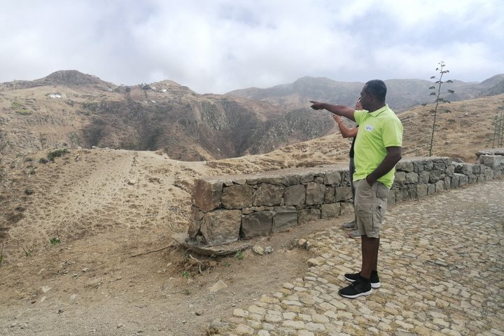 Tour of the island of Brava by van