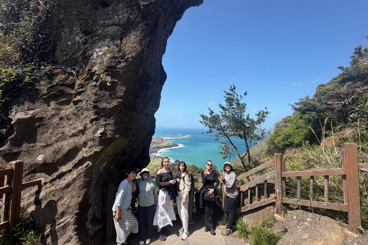 Jeju Island Popular Sightseeing Private Car Charter Tour 5/9hours