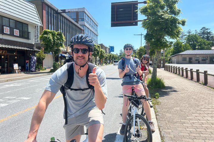 Nikko: Kegon Falls & Lake Chuzenji 3-Hour E-Bike Tour