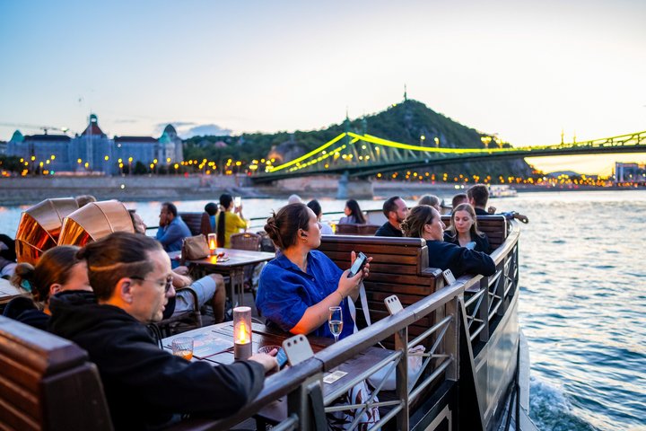 Budapest Paddle Steamer Danube Cruise with Tokaj & Audio Guide
