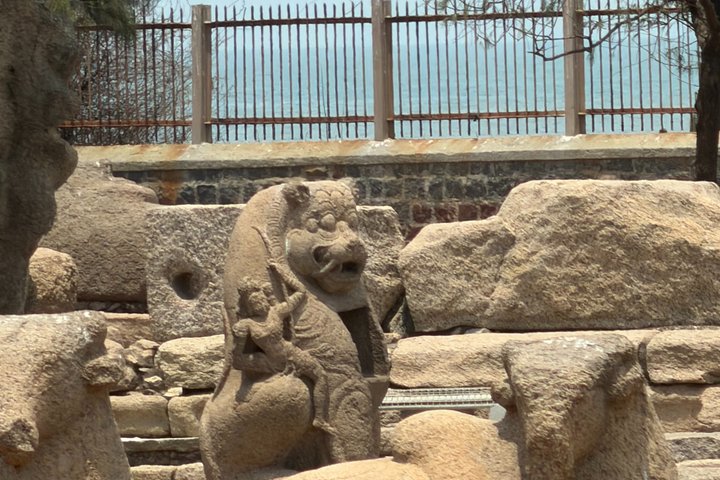 Mahabalipuram Private Tour with Lunch & Guide from Chennai