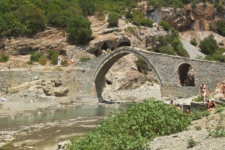 Bënja Thermal Baths and Langarica Canyon Tour from Saranda Ksamil