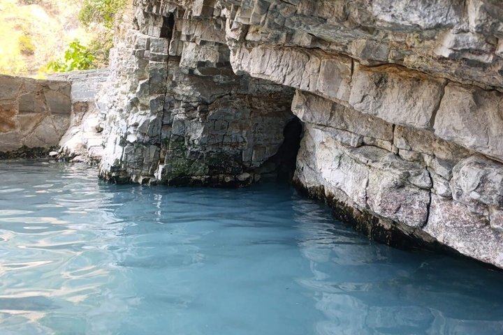 Bënja Thermal Baths and Langarica Canyon Tour from Saranda Ksamil