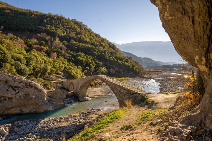Bënja Thermal Baths and Langarica Canyon Tour from Saranda Ksamil