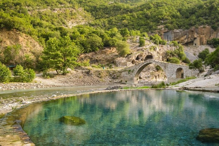 Bënja Thermal Baths and Langarica Canyon Tour from Saranda Ksamil