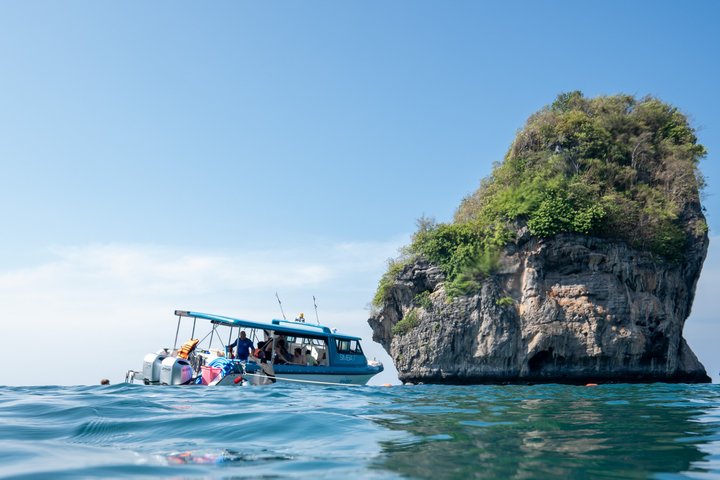 Island Cruise from Phuket to Phi Phi Islands with Maya Bay Visit