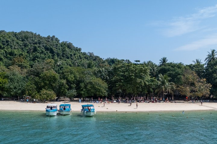 Island Cruise from Phuket to Phi Phi Islands with Maya Bay Visit